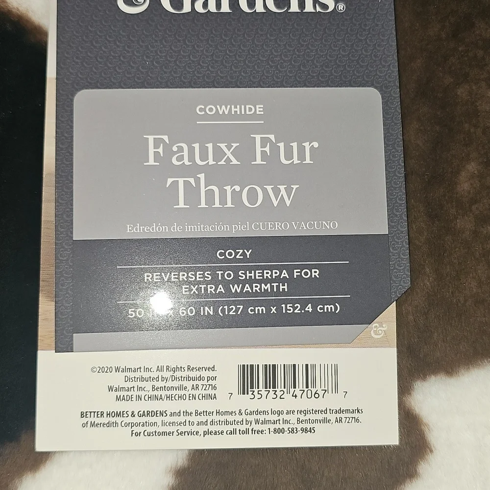 Better Homes & Gardens, Cowhide Faux Fur Throw, 50X60 Inches! Nwts!!